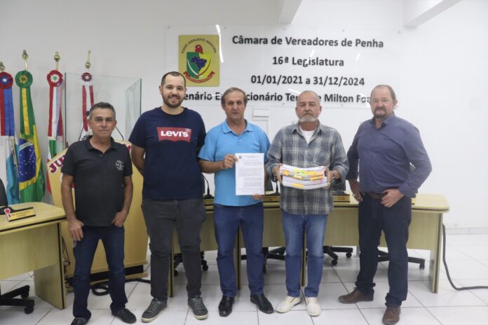 📷 (Da esquerda para a direita) Celinho, Roberto Leite Junior, Marquett, Ferrão e Italiano concluem trabalhos da CPI após 180 dias.