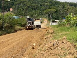 O Prefeito de Penha, Aquiles da Costa, destaca que a limpeza urbana é fundamental no momento atual de epidemia de dengue