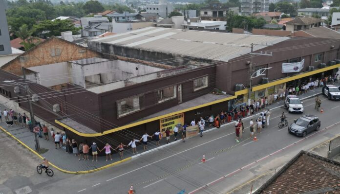 A estimativa, segundo os organizadores, é que cerca de 150 apoiadores marcaram presença no evento. Foto: Cleiton Reinert