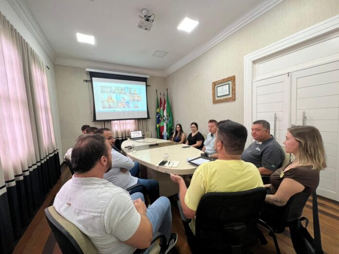 A Concessionária Águas de Penha foi notificada 41 vezes por descumprimentos contratuais com aplicação de multas que somam mais de R$ 1,6 milhão desde que o prefeito Luizinho Américo (PL) assumiu a gestão em 2025.