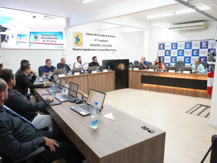 Segundo nota oficial da Câmara de Vereadores, no caso específico de Penha, um dos delatores afirmou que um ex-prefeito da cidade teria cobrado R$ 4 milhões para não criar empecilhos à execução do contrato de concessão.