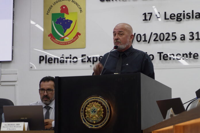 Após o vereador Ferrão pedir o fim da CPI, a reunião foi suspensa por cerca de 30 minutos para deliberação interna, na qual a Mesa Diretora em acordo com os líderes partidários, apreciaria um novo requerimento, de autoria da própria Mesa, solicitando a recomposição da CPI, com respeito à proporcionalidade partidária, conforme apontado pelo vereador. Foto: Divulgação CVP.