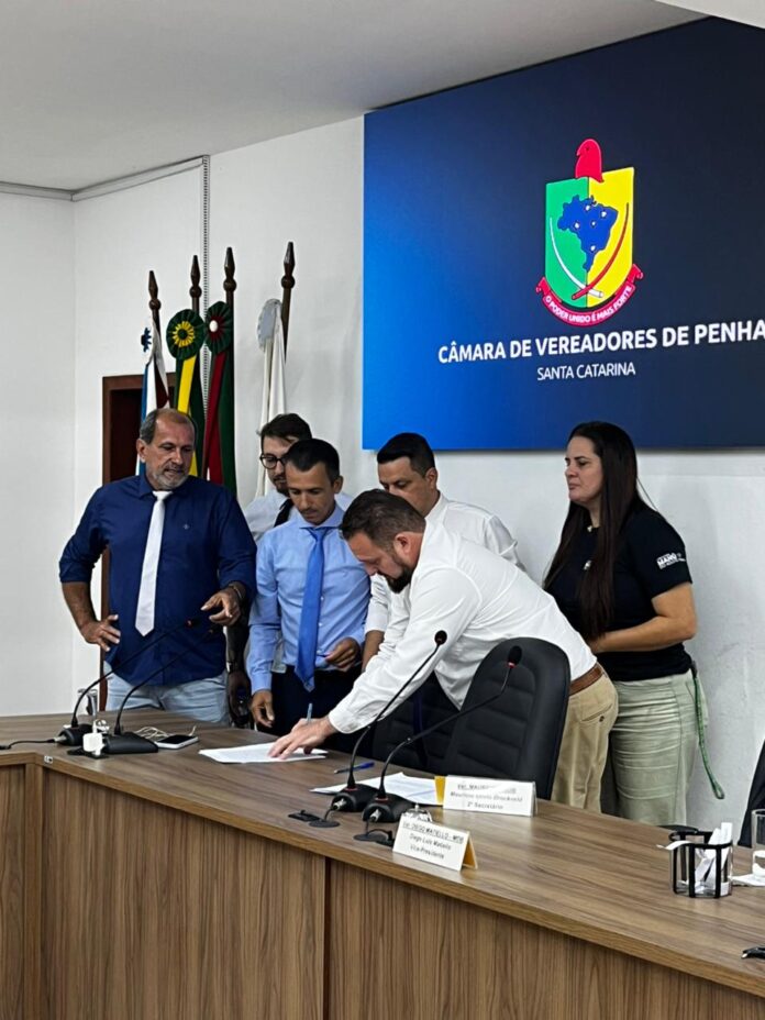 As decisões ocorrem no contexto da abertura de uma Comissão Parlamentar Processante (CPP), que irá apurar denúncias envolvendo o presidente afastado. Enquanto isso, o comando interino imprime um novo ritmo administrativo à Casa. Foto: Luis Varela.