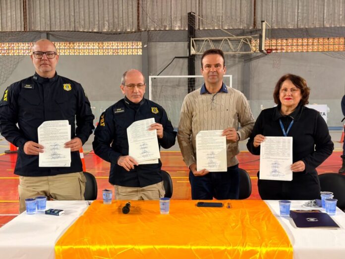 A partir de dezembro, a Fundação Municipal de Vigilância e Trânsito (Navetran) ficará responsável pela fiscalização, atendimento e levantamento de acidentes de trânsito, sinalização e gestão do fluxo nas duas pistas, nos sentidos norte e sul, alças de acesso, rotatórias e os túneis debaixo da rodovia. Foto: Rodrigo Ramos & Aleson Padilha